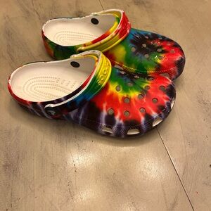 Crocs Classic Clog Tie-Dye Rainbow – Size Women’s 10/ Men’s 8